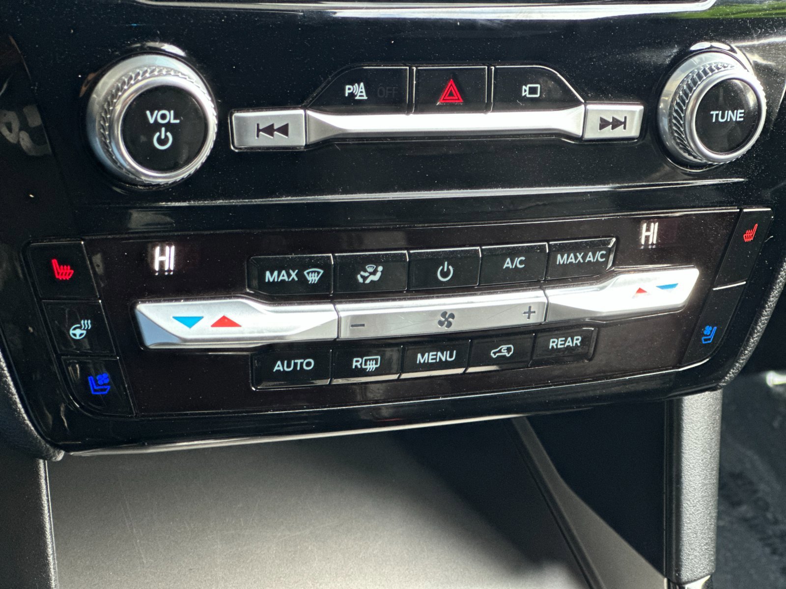 Certified 2021 Ford Explorer ST w/ Equipment Group 401A image 23