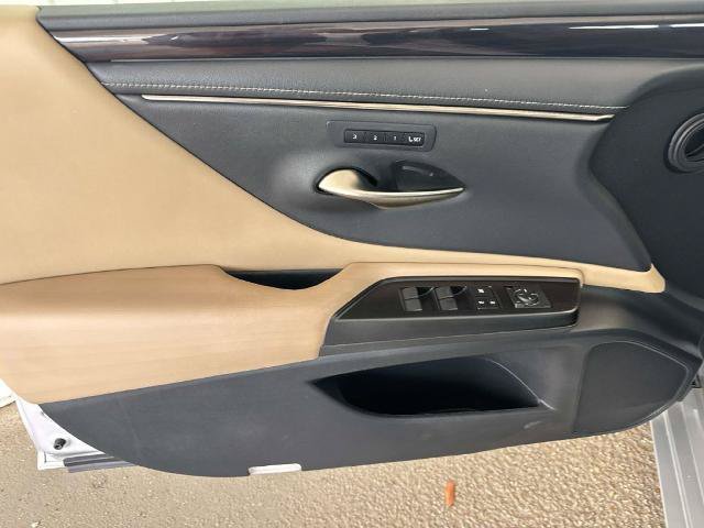 Used 2019 Lexus ES 350 w/ Accessory Package FWD image 22