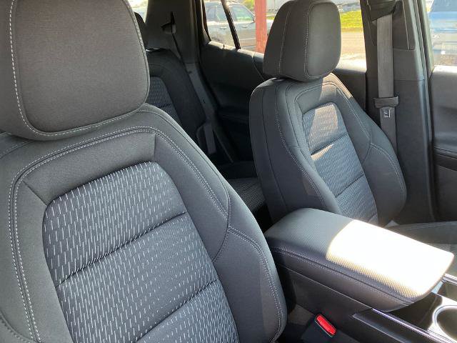 Used 2026 Chevrolet Equinox LT w/ Safety and Technology Package FWD image 18