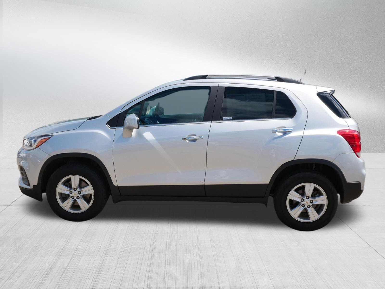 Used 2020 Chevrolet Trax LT w/ LT Convenience Package AWD/4WD image 4