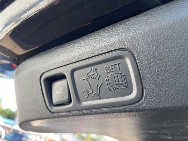 Certified 2023 Ford Expedition Limited image 24