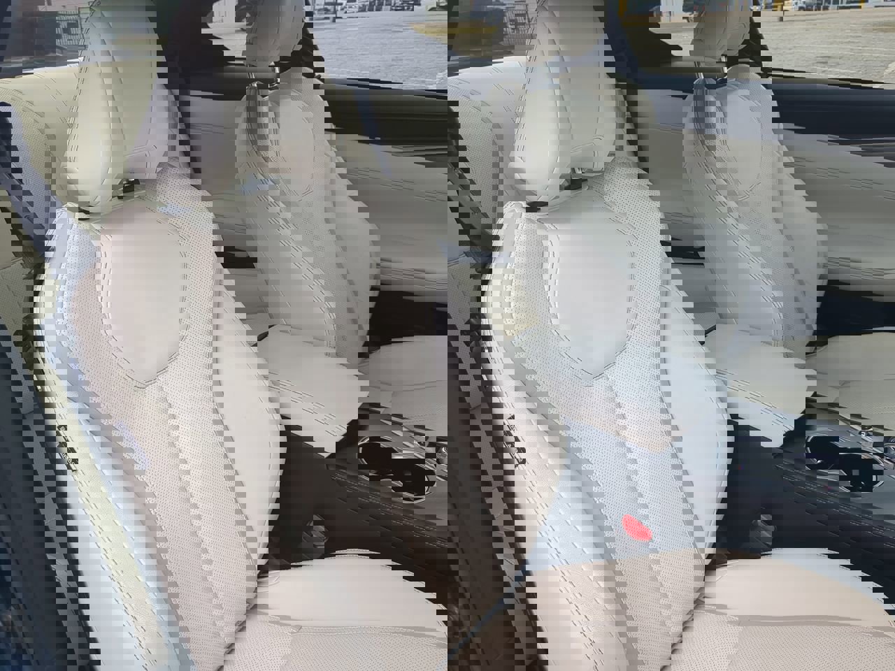 Used 2019 INFINITI Q60 3.0t Luxe w/ Essential Package image 12