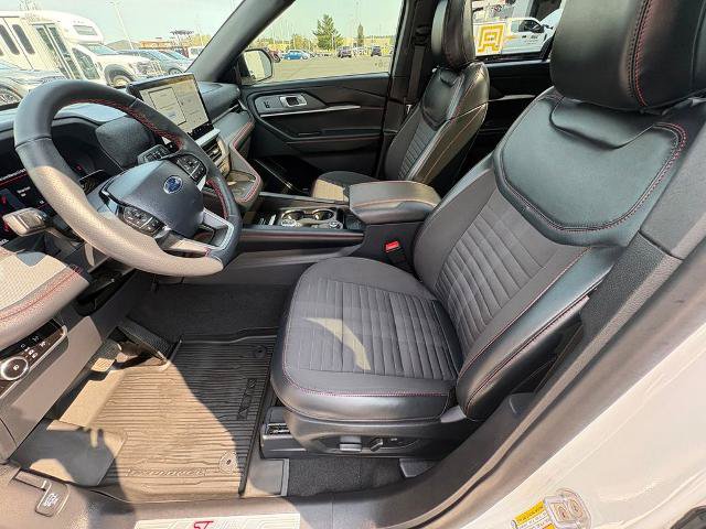 Certified 2025 Ford Explorer ST-Line w/ Premium Package AWD/4WD image 11