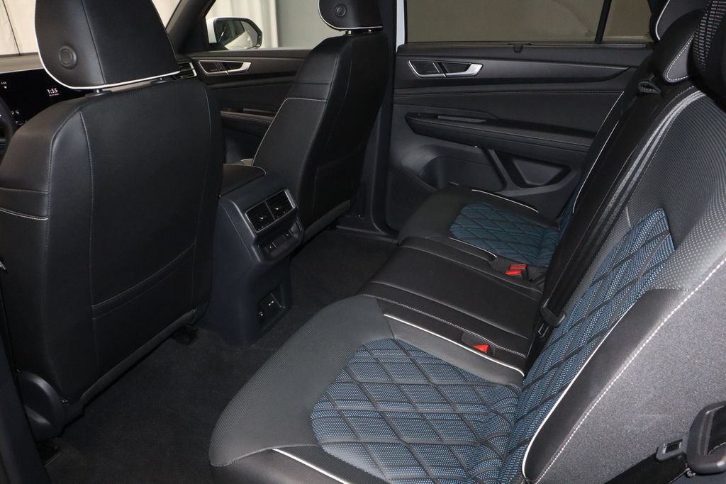 Used 2025 Volkswagen Atlas Cross Sport SEL Premium R-Line AWD/4WD image 22