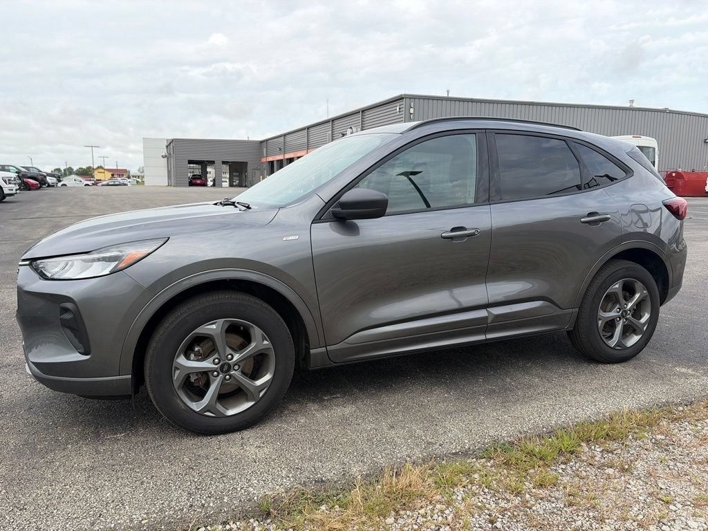Certified 2024 Ford Escape ST-Line AWD/4WD image 1