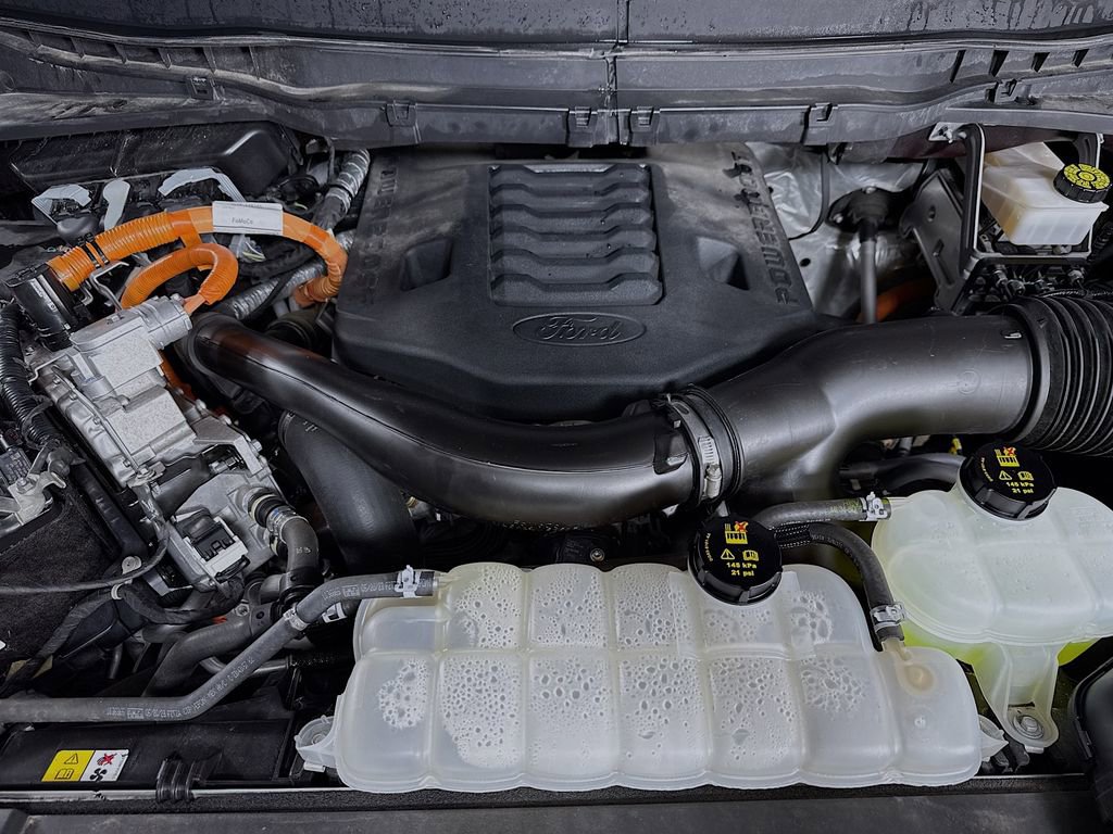 Certified 2023 Ford F150 Platinum w/ Equipment Group 701A High image 32