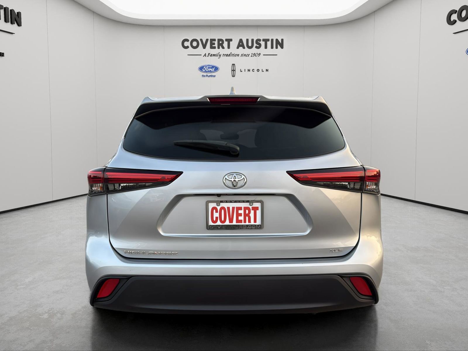 Used 2021 Toyota Highlander XLE image 4