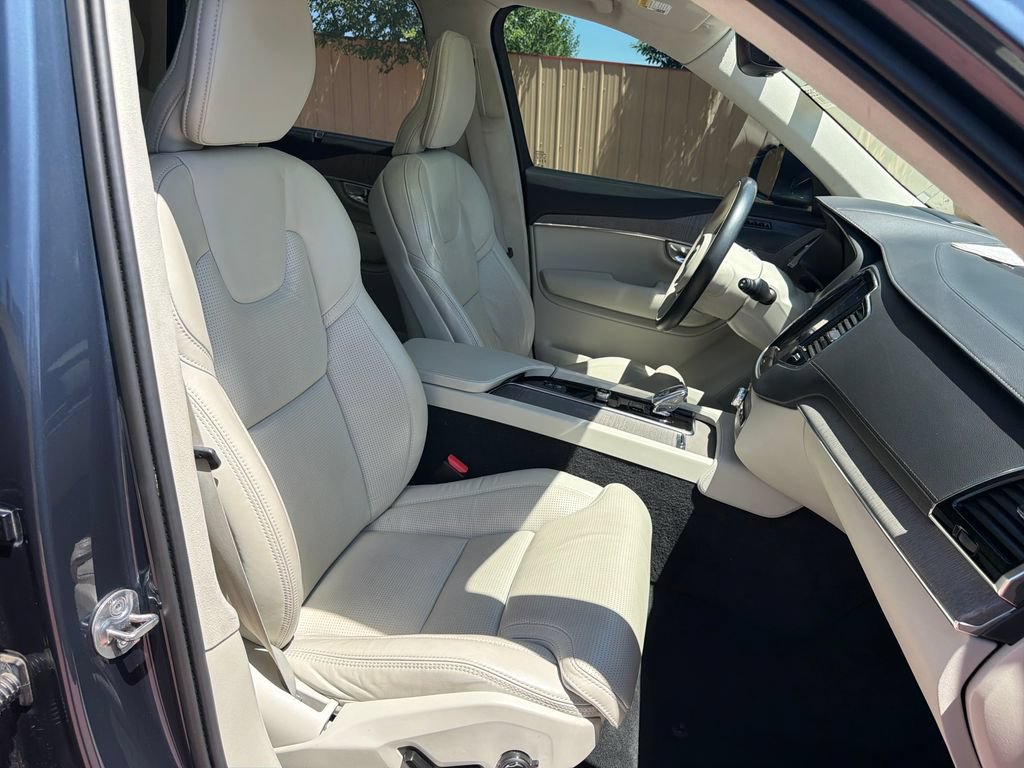 Used 2023 Volvo XC90 T8 Ultimate w/ Lounge Package AWD/4WD image 38