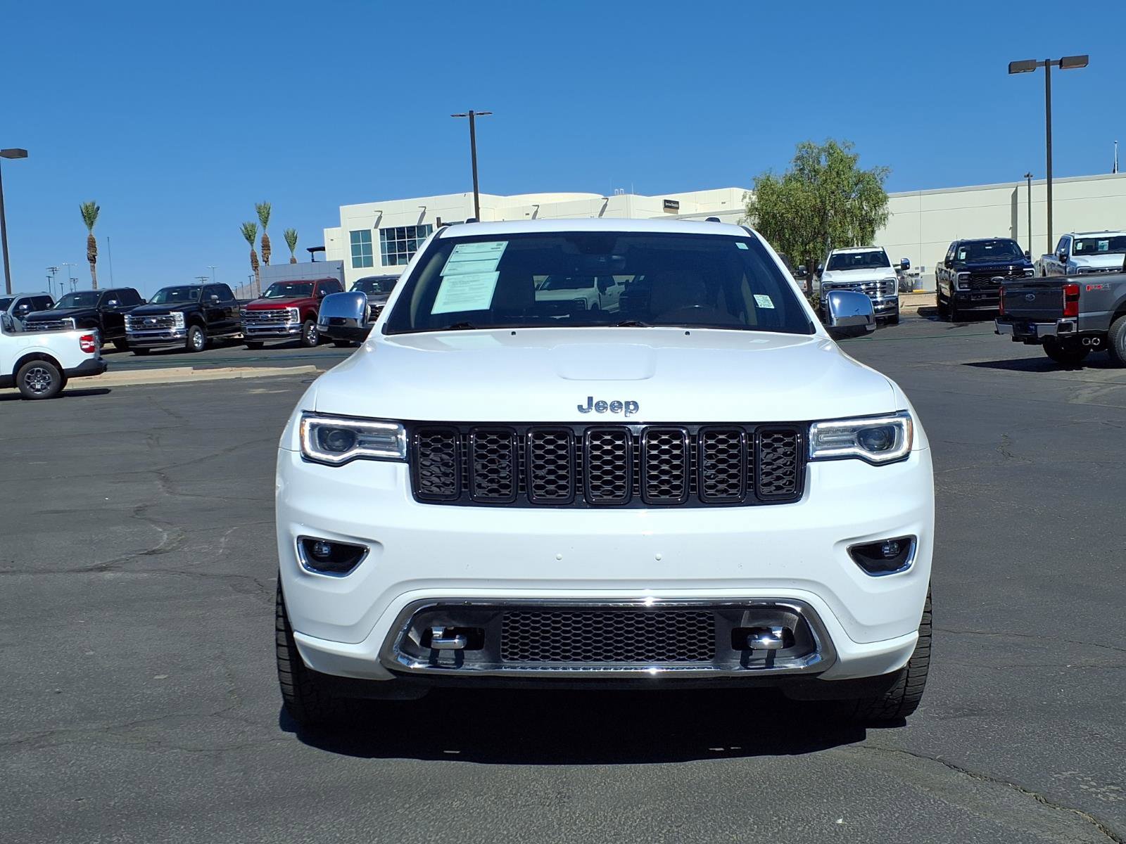 Used 2018 Jeep Grand Cherokee Overland AWD/4WD image 2