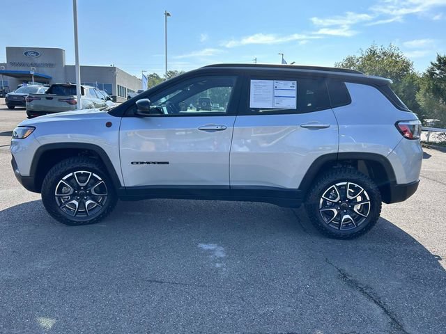 Used 2026 Jeep Compass Trailhawk AWD/4WD image 27