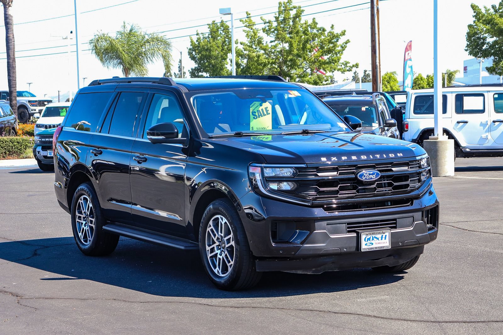 Certified 2025 Ford Expedition Active RWD image 3