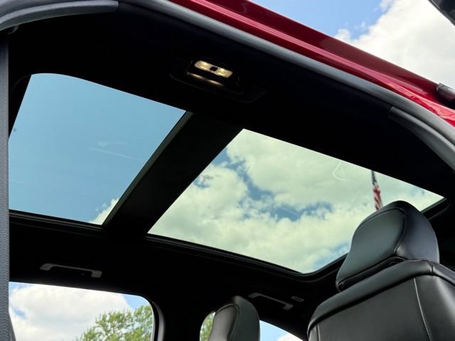 Certified 2024 Ford Edge ST-Line AWD/4WD image 5