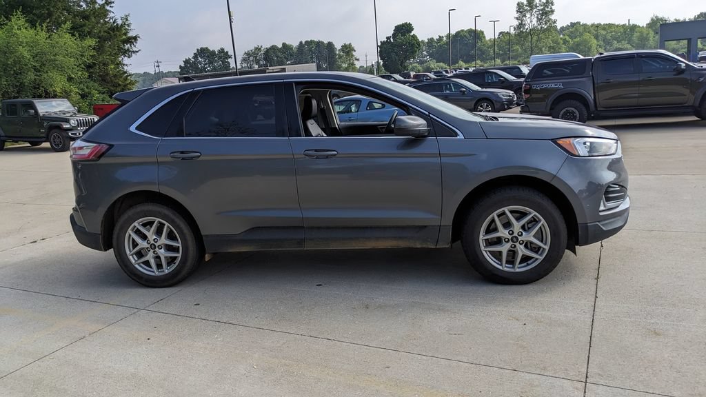 Certified 2024 Ford Edge SEL w/ Convenience Package AWD/4WD image 2