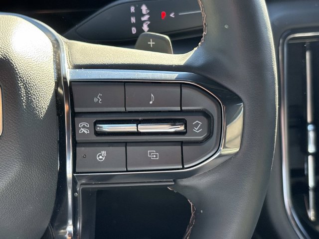 Used 2025 GMC Yukon XL AT4 w/ AT4 Premium Package AWD/4WD image 33