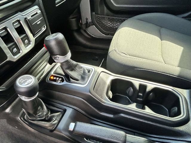 Used 2022 Jeep Wrangler Sport AWD/4WD image 21