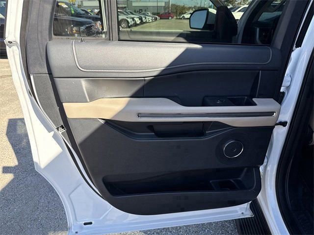 Certified 2024 Ford Expedition Max XLT image 29