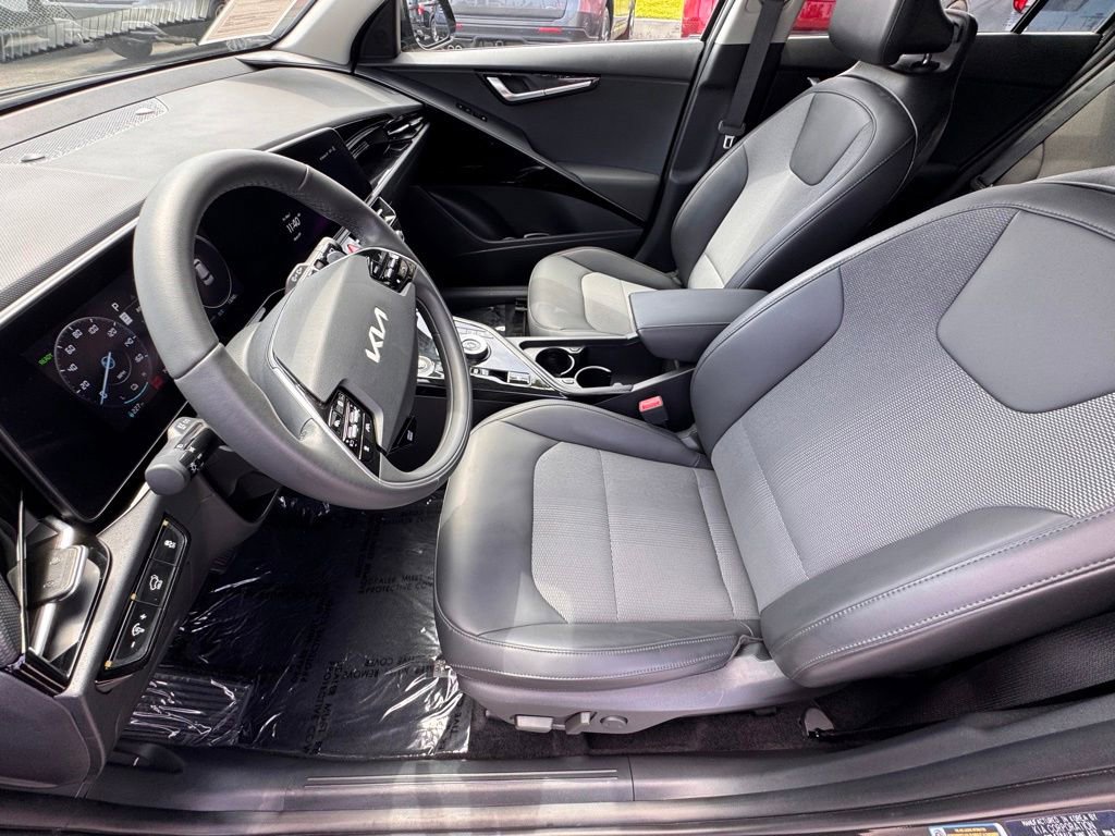 Used 2025 Kia Niro Wind FWD image 18