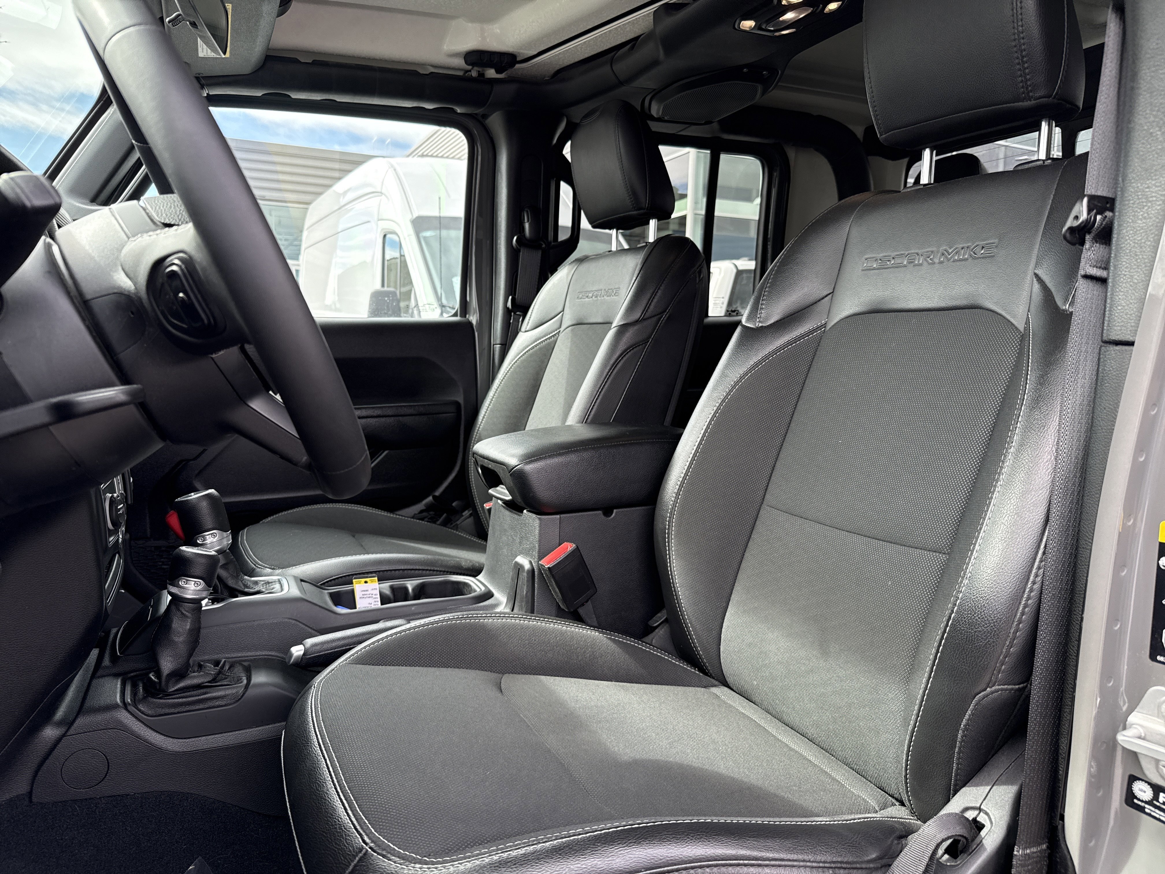 Used 2023 Jeep Gladiator Sport image 12