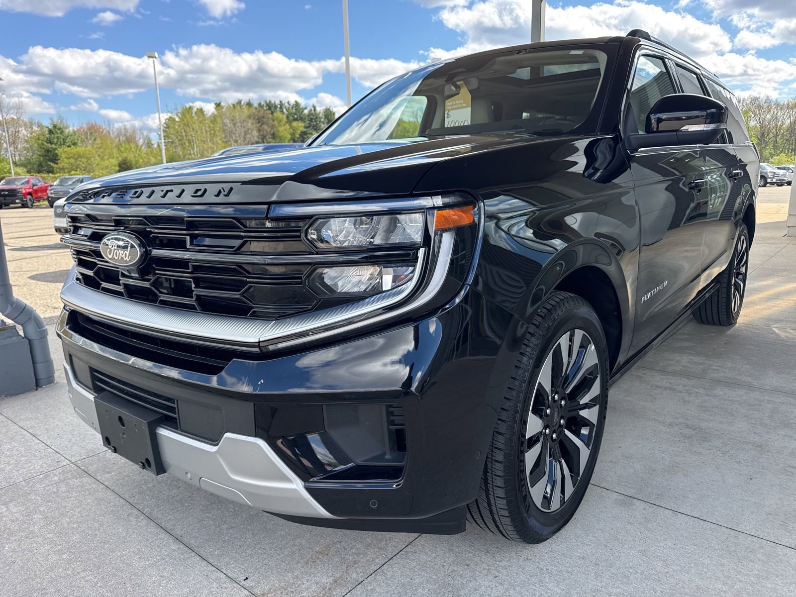 Certified 2025 Ford Expedition Max Platinum w/ Driver's Package AWD/4WD image 3