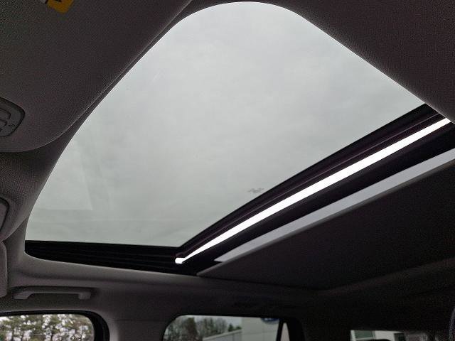 Certified 2025 Ford Expedition Max Platinum image 12