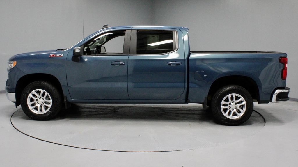 Used 2024 Chevrolet Silverado 1500 LT AWD/4WD image 8