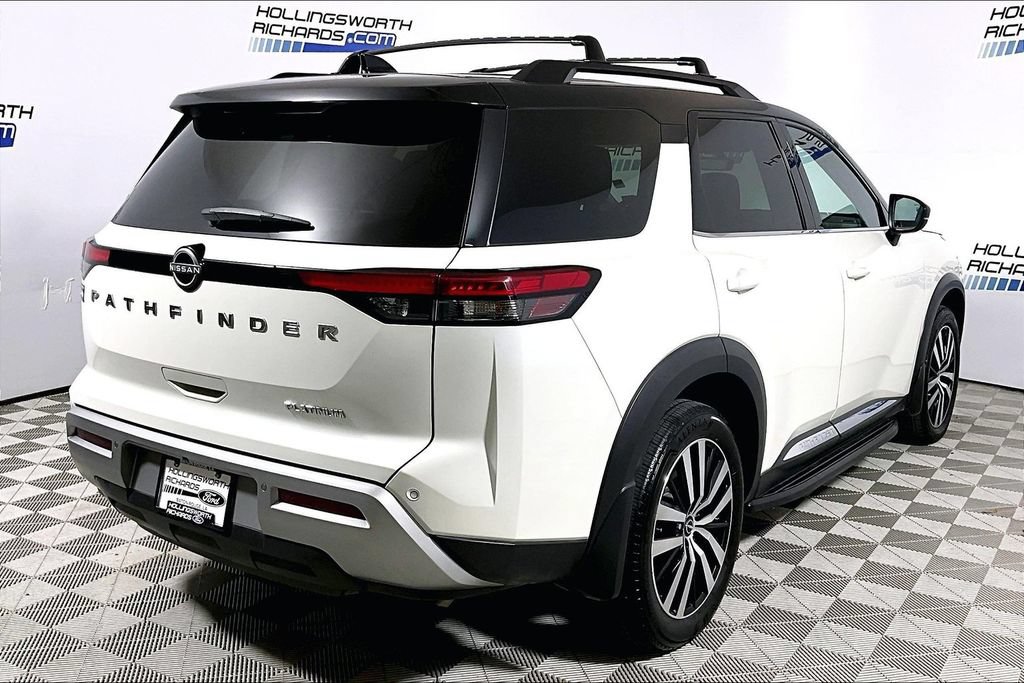 Used 2023 Nissan Pathfinder Platinum w/ Lighting Package (N93) FWD image 9