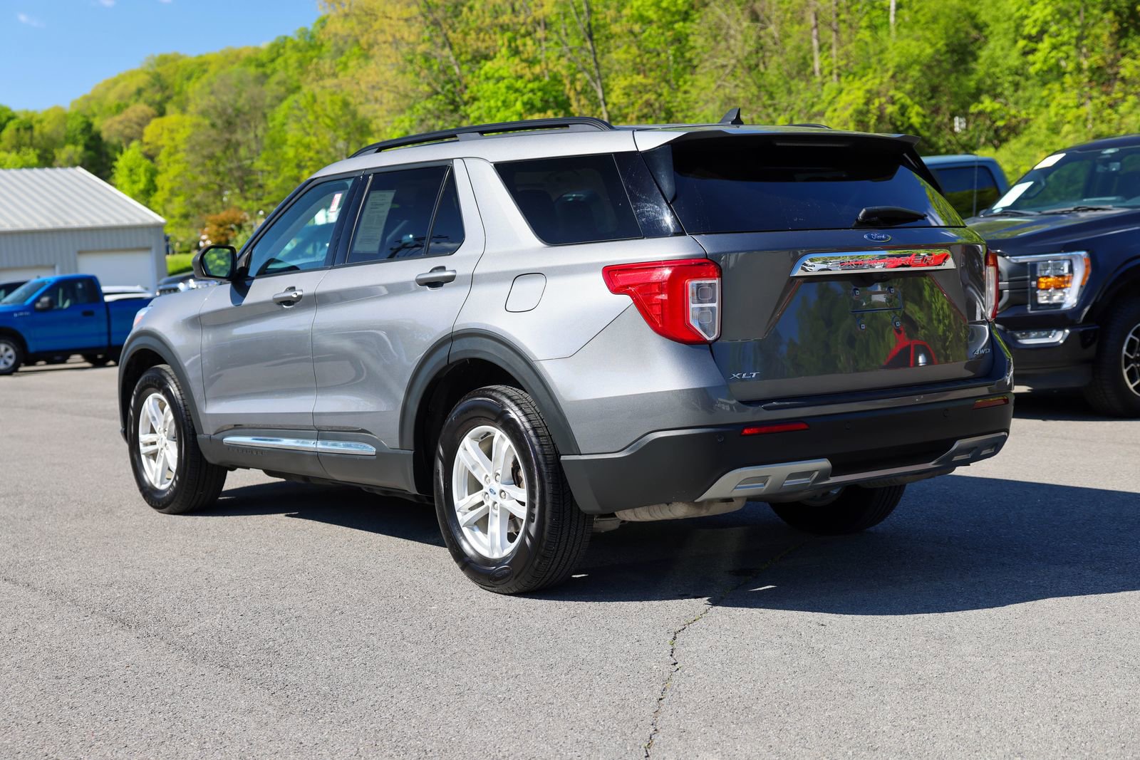Certified 2023 Ford Explorer XLT w/ Equipment Group 202A AWD/4WD image 4