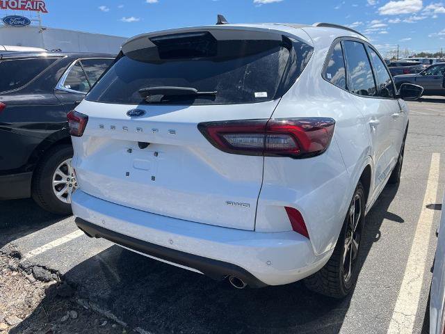 Certified 2023 Ford Escape ST-Line Select w/ Tech Pack #2 AWD/4WD image 4