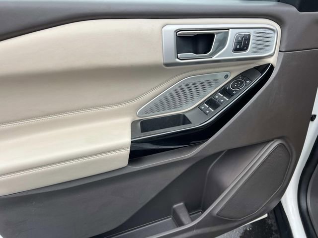 Certified 2022 Ford Explorer Platinum w/ Equipment Group 601A image 19