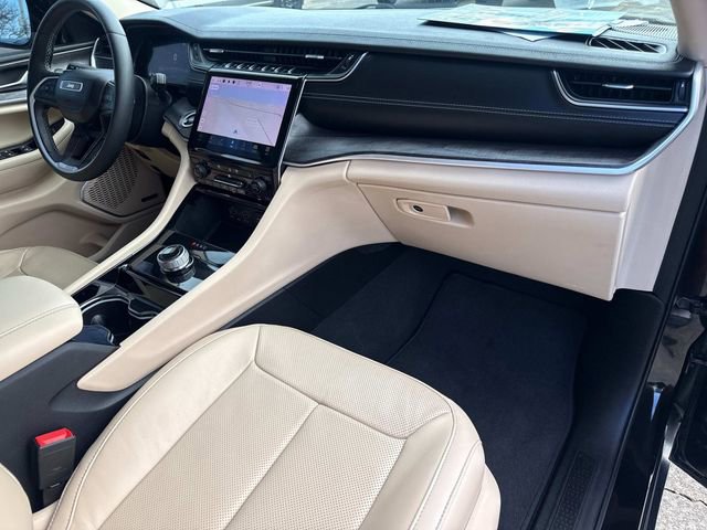 Used 2022 Jeep Grand Cherokee Limited w/ Luxury Tech Group II RWD image 19