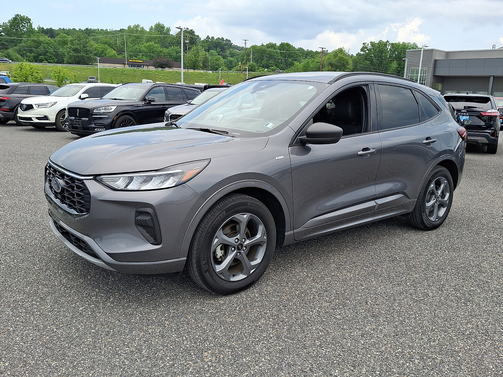 Certified 2023 Ford Escape ST-Line w/ Tech Pack #1 AWD/4WD image 4