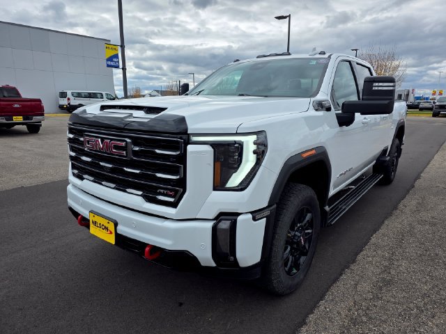 Used 2024 GMC Sierra 2500 AT4 w/ AT4 Premium Plus Package AWD/4WD image 2