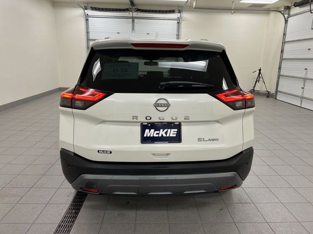 Used 2023 Nissan Rogue SL w/ SL Premium Package image 2