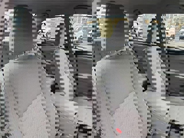 Used 2017 Toyota Camry LE image 32