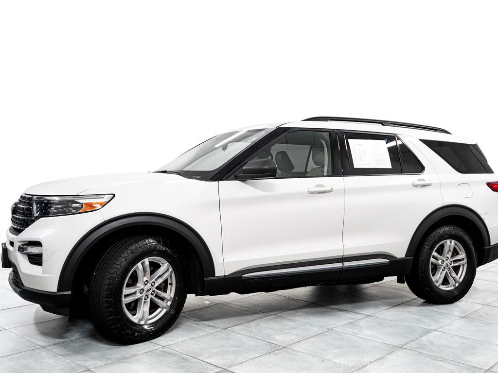 Certified 2020 Ford Explorer XLT w/ Equipment Group 202A AWD/4WD image 4