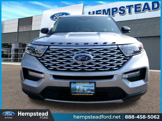 Certified 2022 Ford Explorer Platinum w/ Equipment Group 601A AWD/4WD image 2