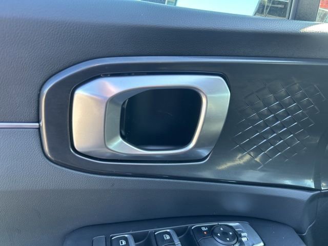 Used 2025 Kia Sorento S FWD image 12