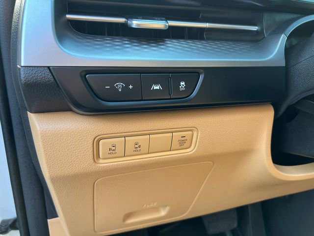 Used 2023 Kia Carnival LX FWD image 13
