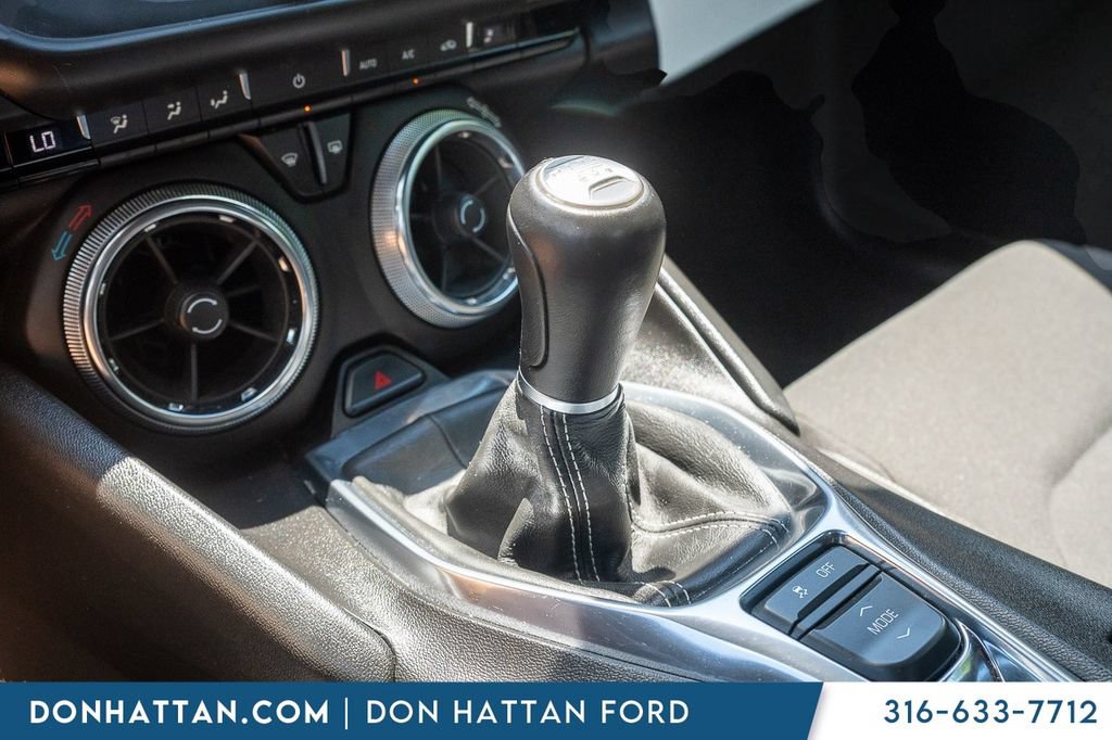 Used 2019 Chevrolet Camaro LT RWD image 10