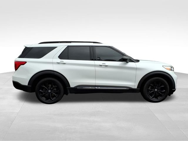 Certified 2020 Ford Explorer XLT w/ Equipment Group 202A AWD/4WD image 15