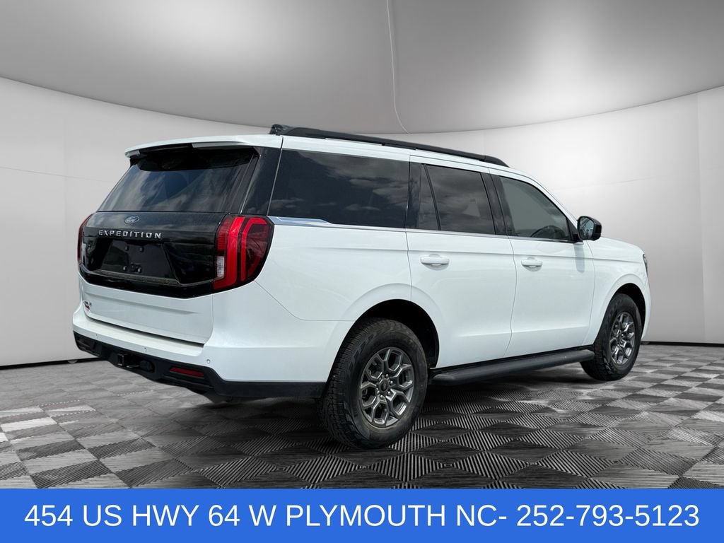 Certified 2025 Ford Expedition Active AWD/4WD image 5