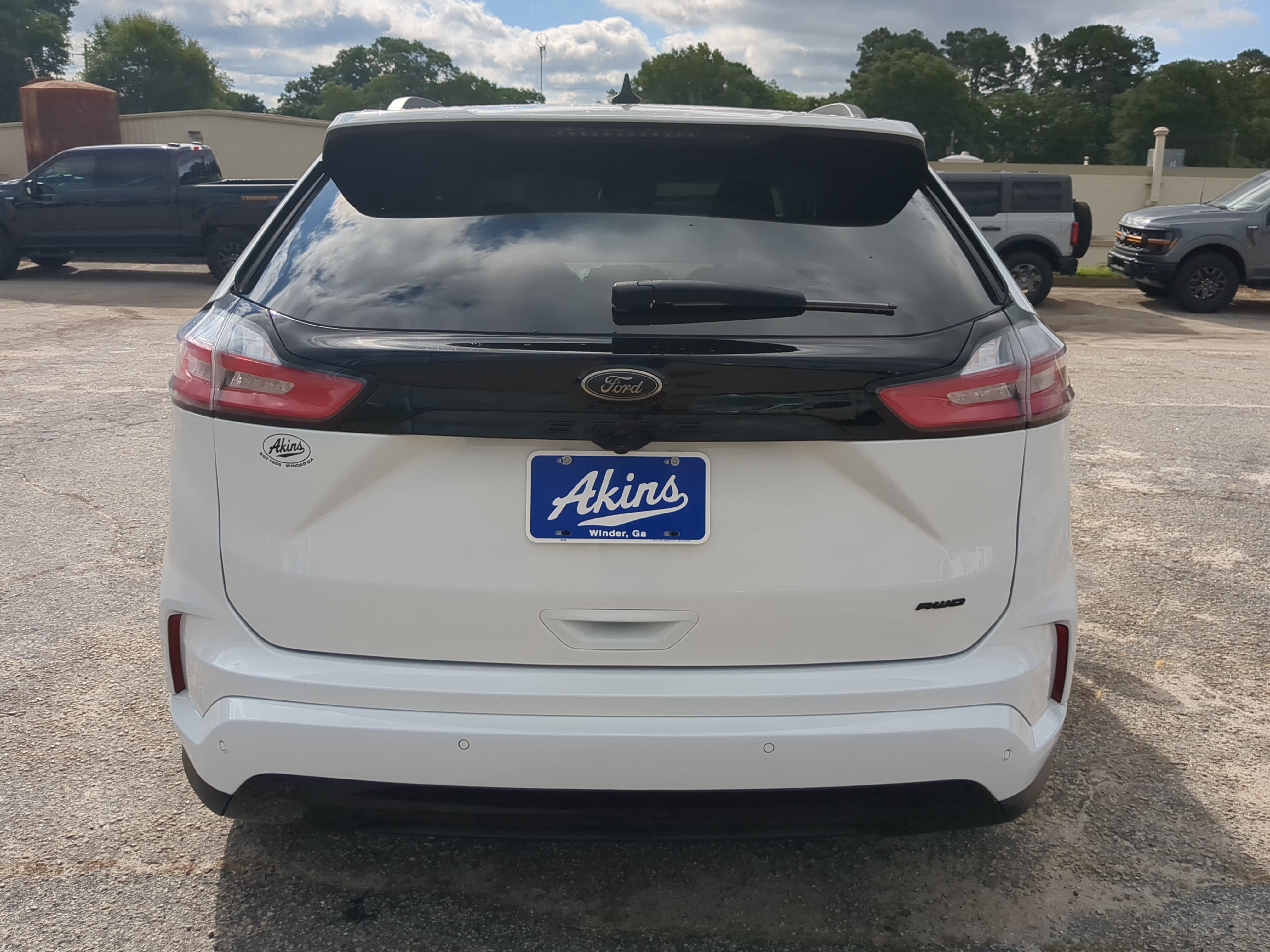 Certified 2024 Ford Edge SE w/ Black Appearance Package AWD/4WD image 4