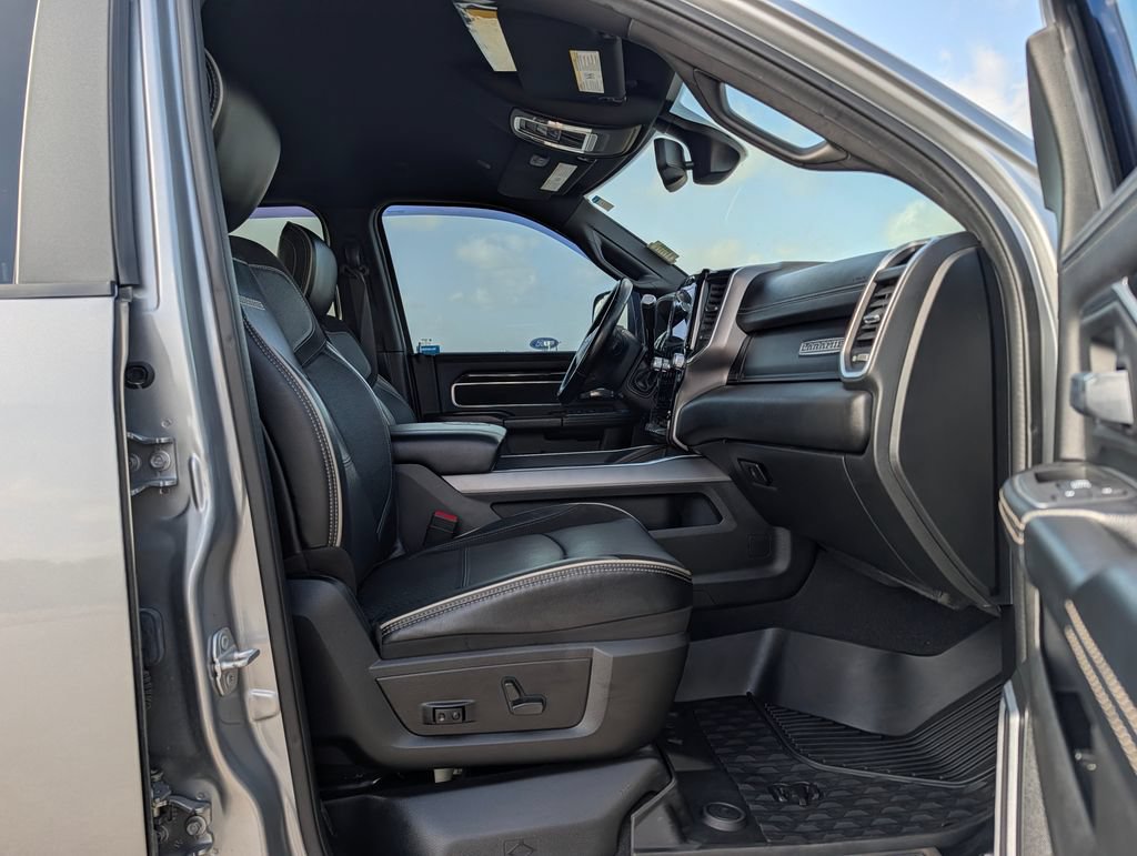 Used 2021 RAM 3500 Laramie AWD/4WD image 12