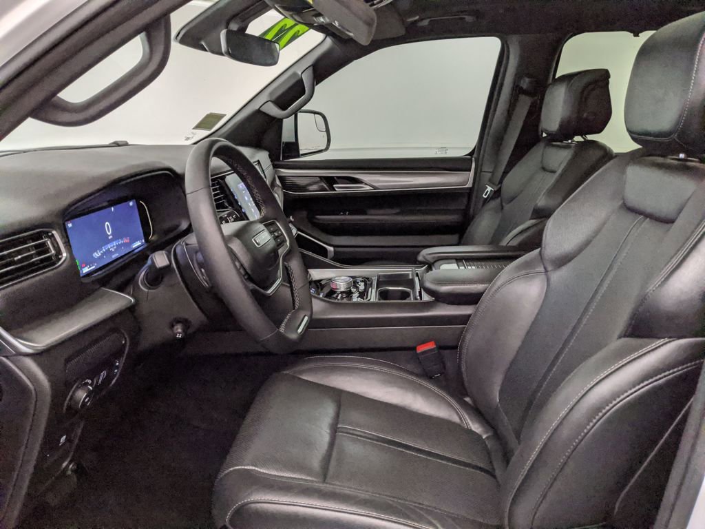 Used 2022 Jeep Wagoneer Series III image 24