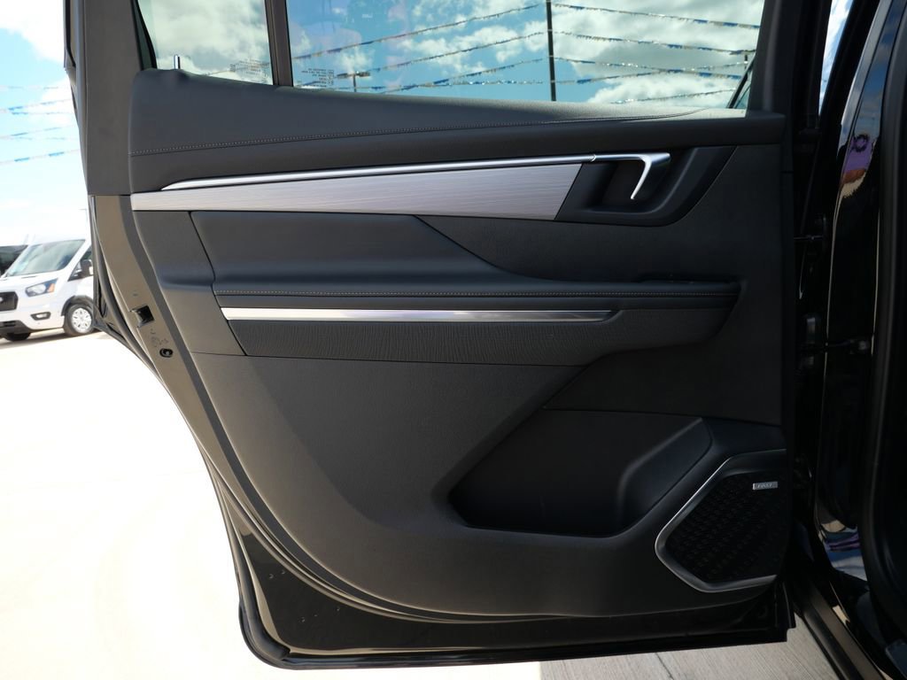 Used 2025 Buick Enclave Preferred image 13