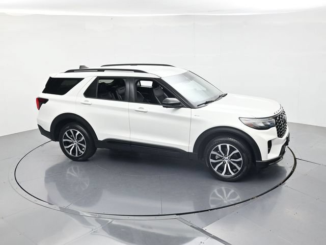 Certified 2025 Ford Explorer ST-Line AWD/4WD image 45