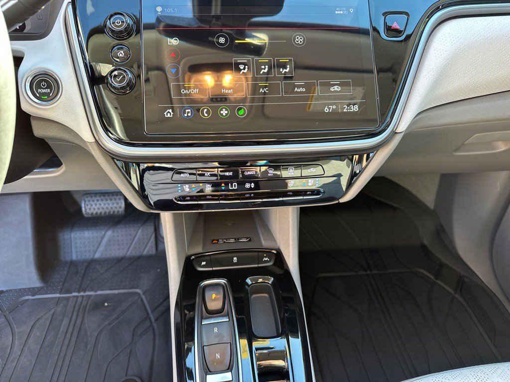 Used 2023 Chevrolet Bolt EUV Premier image 16