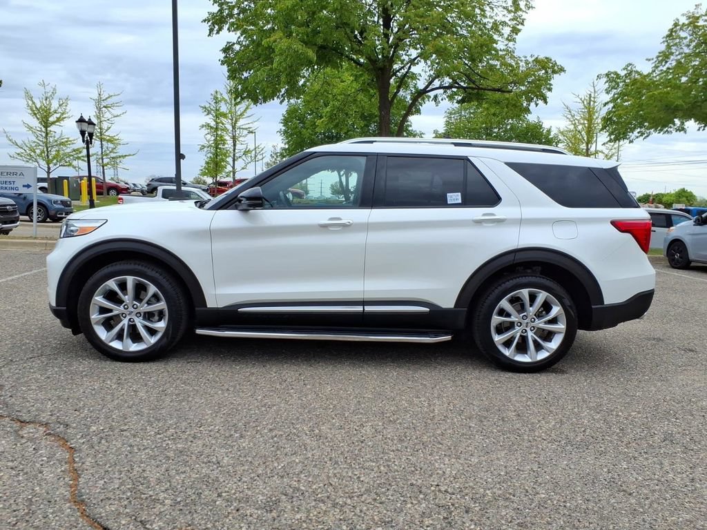 Certified 2023 Ford Explorer Platinum w/ Equipment Group 601A AWD/4WD image 2