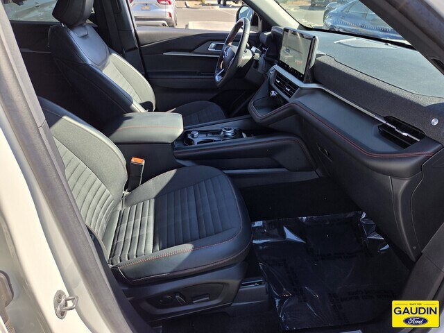 Certified 2025 Ford Explorer ST-Line AWD/4WD image 16