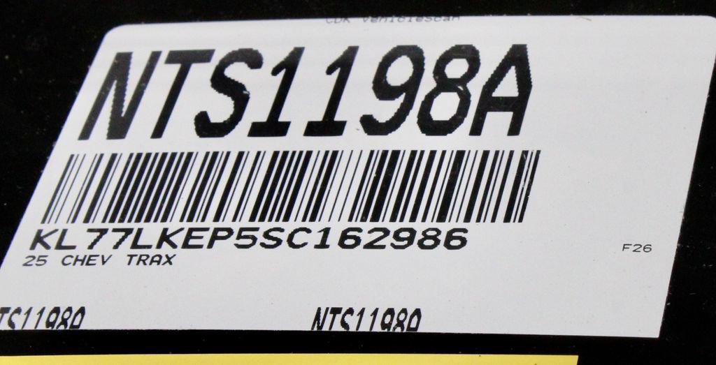 Used 2025 Chevrolet Trax ACTIV w/ Driver Confidence Package FWD image 32